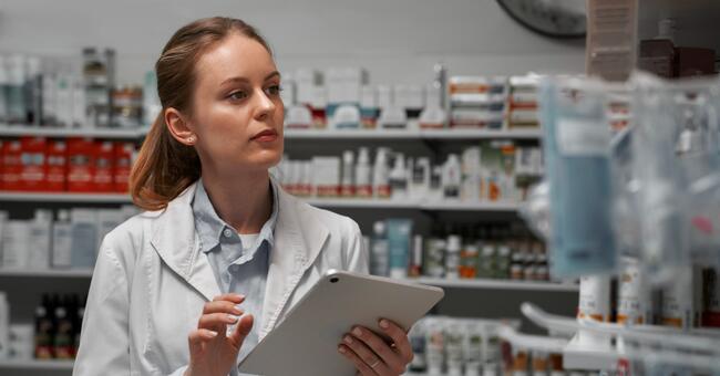 offre d'emploi preparateur en pharmacie photo