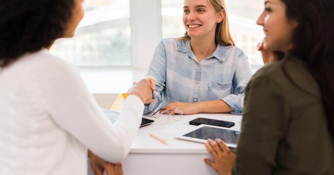 business-womens-shaking-hands